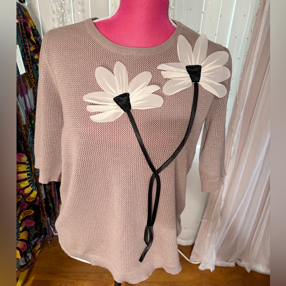 3D Sweater Top - Picture 2 of 2